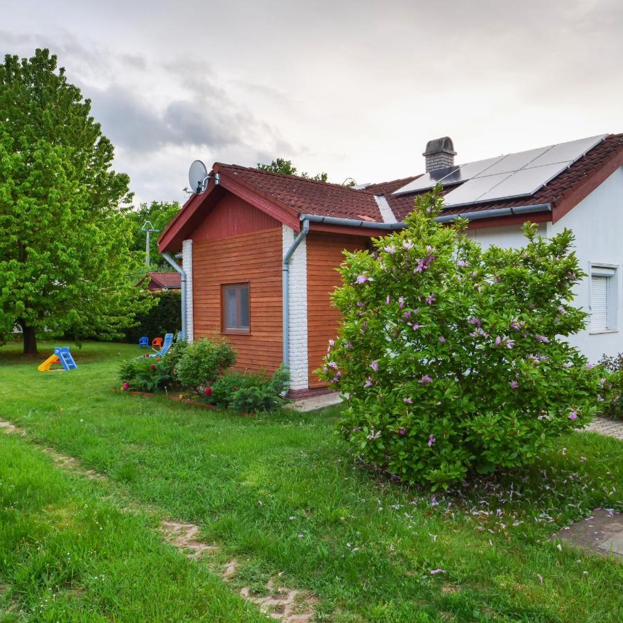 Cseresznyes Apartman Berekfürdő 外观 照片