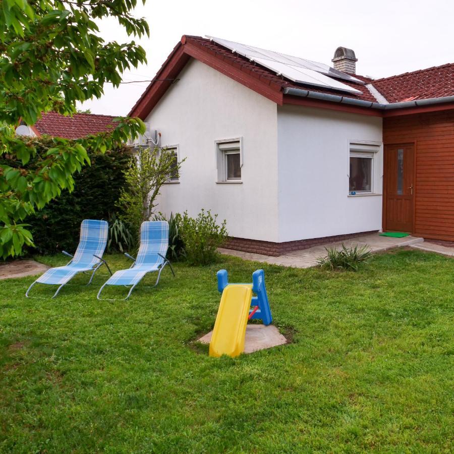 Cseresznyes Apartman Berekfürdő 外观 照片